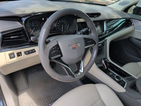 Used 2020 Cadillac XT6 Premium Luxury FWD image 6