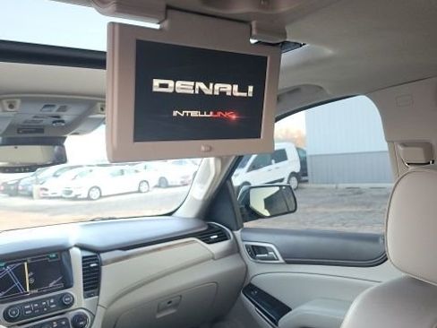 Used 2017 GMC Yukon XL Denali w/ Open Road Package image 3