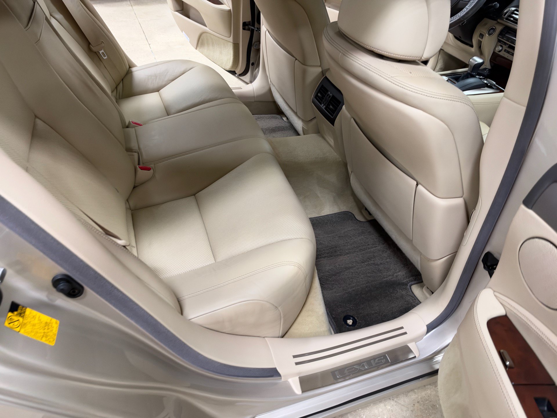 Used 2014 Lexus LS 460 w/ Comfort Package RWD image 30