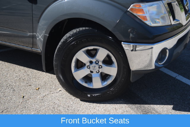 Used 2010 Nissan Frontier SE AWD/4WD image 2