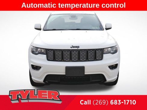 Used 2018 Jeep Grand Cherokee Altitude AWD/4WD image 2