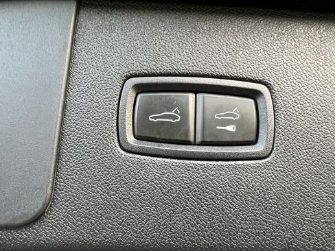 Used 2019 Porsche Cayenne Base AWD 4dr SUV image 46