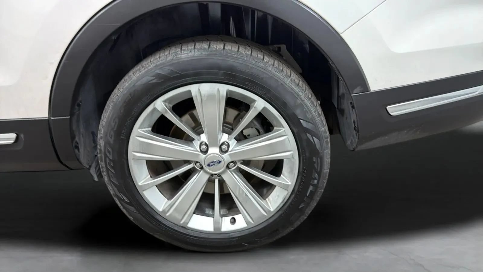 Used 2019 Ford Explorer Limited w/ Class III Trailer Tow Package AWD/4WD image 27