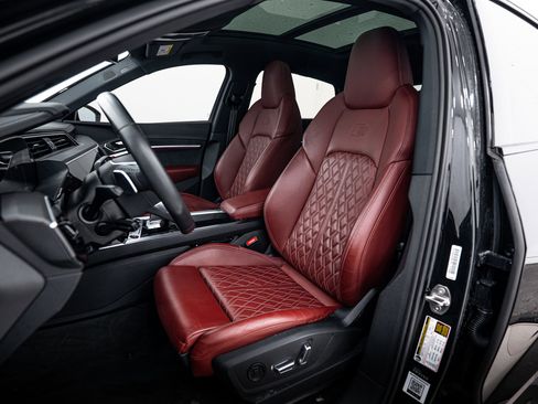 Certified 2023 Audi e-tron S Prestige w/ Prestige Package image 11