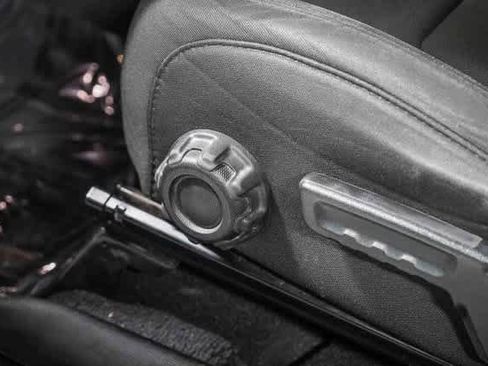 Used 2019 Jeep Wrangler Unlimited Sport image 19