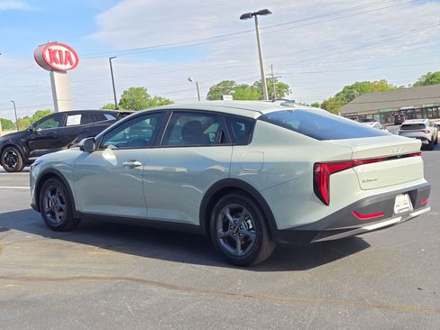 New 2026 Kia K4 LXS image 5