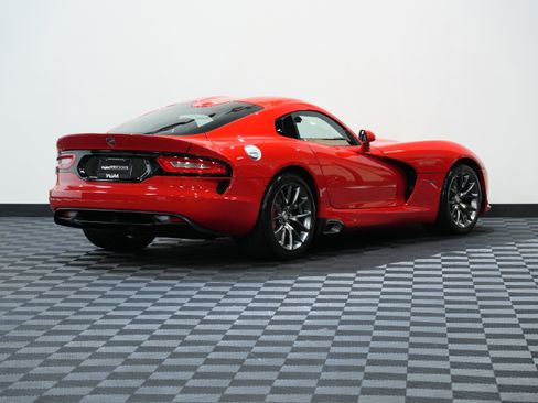 Used 2013 SRT Viper GTS w/ GTS Laguna Interior Pkg image 6