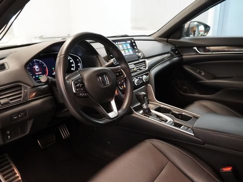 Used 2018 Honda Accord Sport image 6