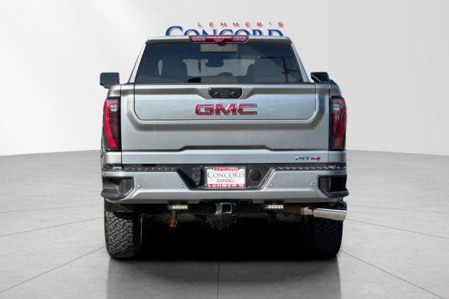 Used 2024 GMC Sierra 2500 AT4 w/ AT4 Premium Plus Package AWD/4WD image 5