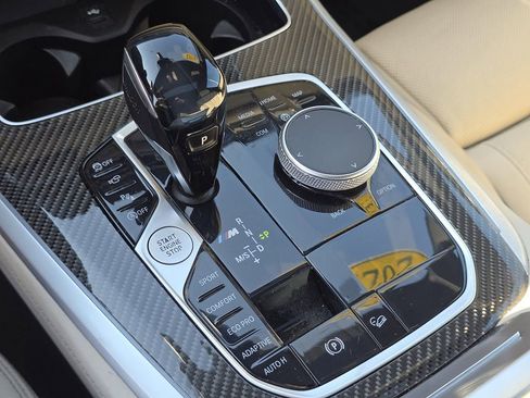 Used 2021 BMW X5 M50i image 32