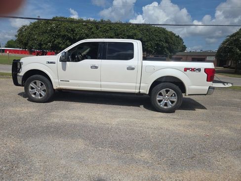 Used 2018 Ford F150 Lariat w/ Equipment Group 502A Luxury AWD/4WD image 9