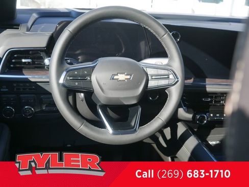 New 2026 Chevrolet Suburban Premier w/ Sun And Tow Package AWD/4WD image 43