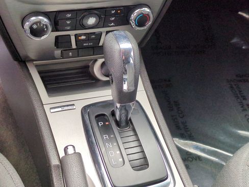 Used 2010 Ford Fusion SE image 24