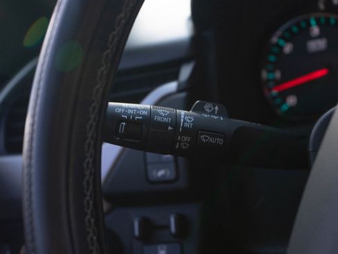 Used 2020 GMC Yukon SLE w/ SLE Value Package image 22