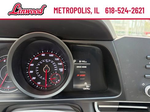Used 2022 Hyundai Elantra SE FWD image 21