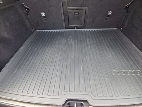 Certified 2024 Volvo XC60 B5 Plus w/ Protection Package Premier AWD/4WD image 31