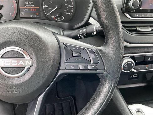 Used 2024 Nissan Altima 2.5 S FWD image 12