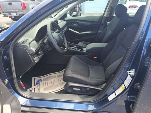 Used 2023 Honda Accord EX image 4