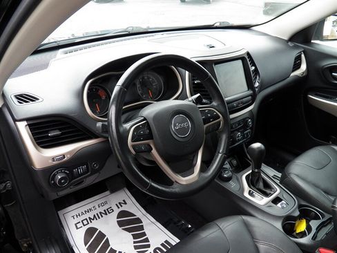 Used 2018 Jeep Cherokee Limited AWD/4WD image 10