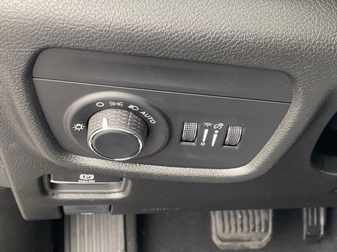 New 2025 Jeep Grand Cherokee L Laredo image 25