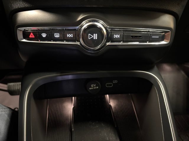 Used 2023 Volvo XC40 B5 Plus w/ Driver Assist Package AWD/4WD image 19