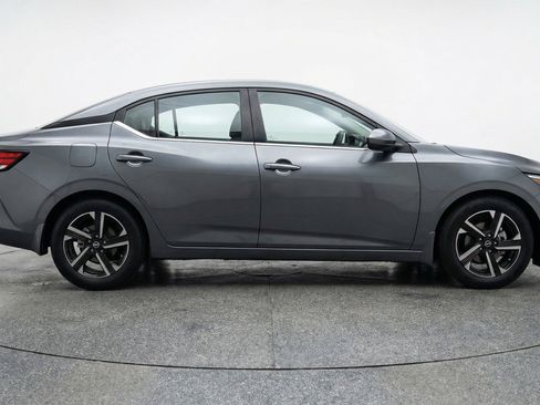 Used 2025 Nissan Sentra SV FWD image 11