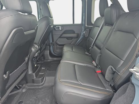 Used 2025 Jeep Wrangler Unlimited Rubicon 392 AWD/4WD image 13