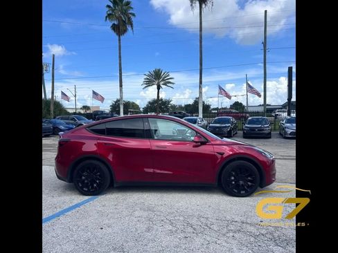 Used 2024 Tesla Model Y Long Range RWD image 5