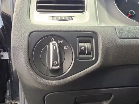 Used 2015 Volkswagen Golf TDI S FWD image 17