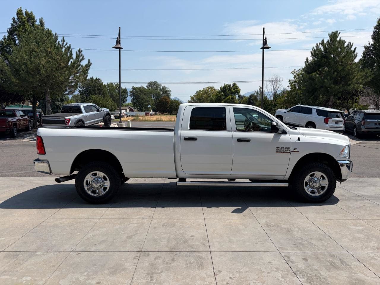 Used 2017 RAM 3500 Tradesman w/ Chrome Appearance Group AWD/4WD image 3