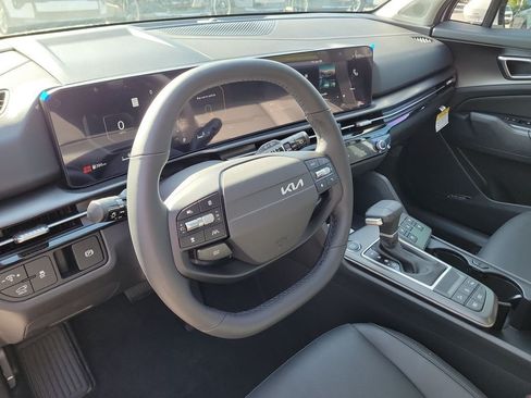 New 2026 Kia Sportage SX FWD image 24