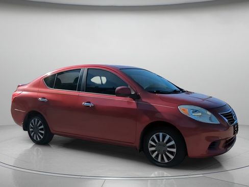 Used 2014 Nissan Versa SV FWD image 34