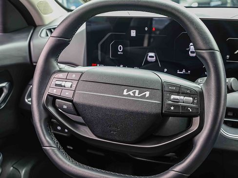 Certified 2025 Kia K4 EX FWD image 13
