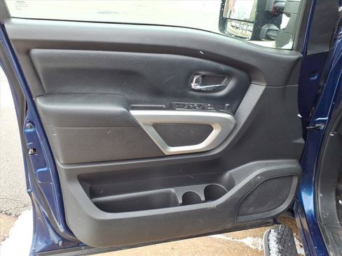 Used 2017 Nissan Titan XD image 6