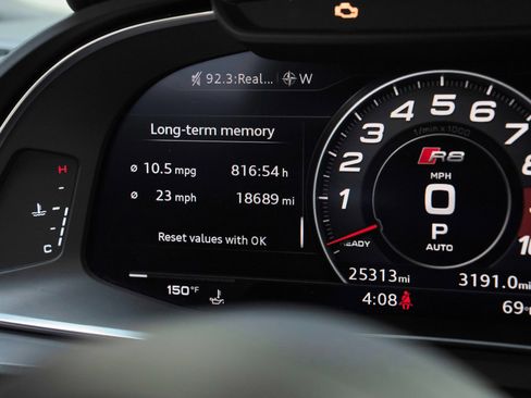 Used 2022 Audi R8 V10 w/ Premium Package RWD image 76