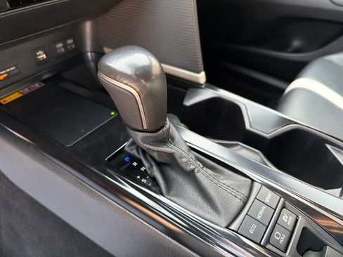 Used 2025 Toyota Camry SE image 24