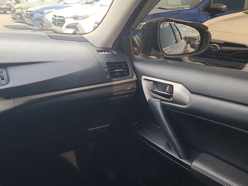 Used 2017 Lexus CT 200h w/ Seat Comfort Package FWD image 15