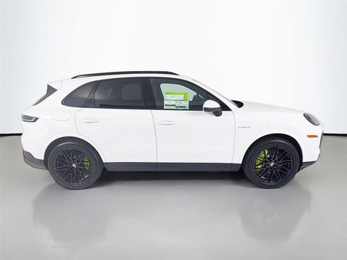 New 2025 Porsche Cayenne E-Hybrid image 23