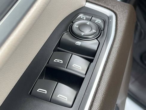 Used 2022 Chevrolet Silverado 1500 LT AWD/4WD image 30