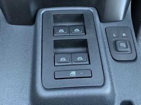 New 2025 Ford Bronco 4-Door image 35