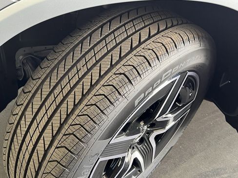 New 2025 Mercedes-Benz GLC 350e 4MATIC image 18