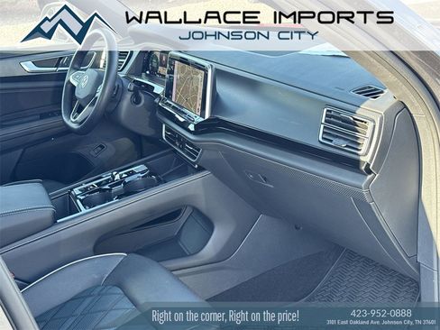 Used 2024 Volkswagen Atlas Cross Sport SEL Premium R-Line image 32