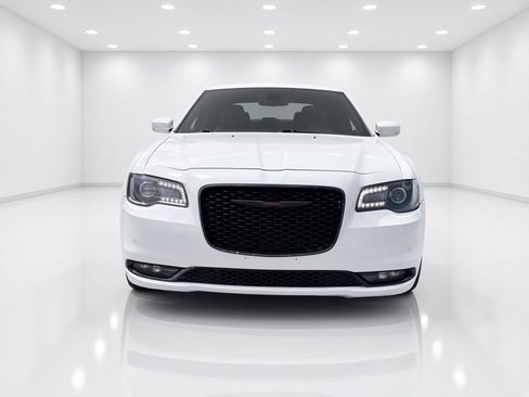 Used 2021 Chrysler 300 S RWD image 9