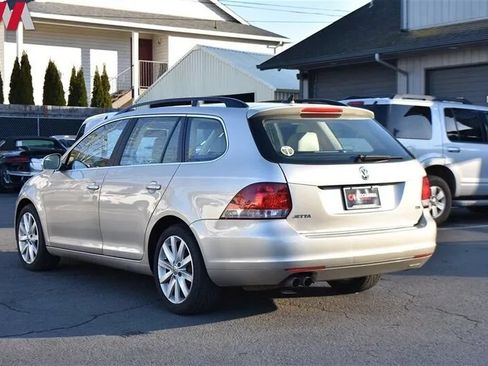 Used 2013 Volkswagen Jetta TDI FWD image 2