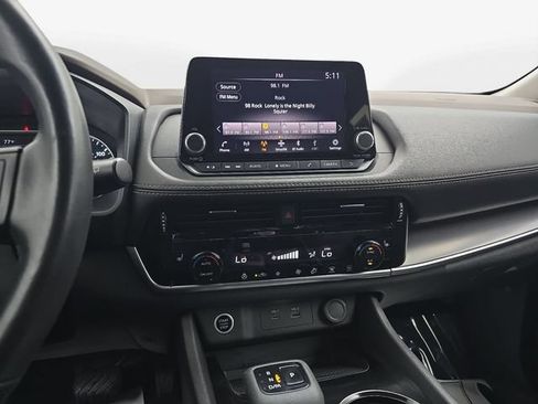 Used 2022 Nissan Rogue SV w/ SV Premium Package FWD image 17