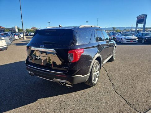 Used 2022 Ford Explorer Platinum w/ Equipment Group 601A image 5