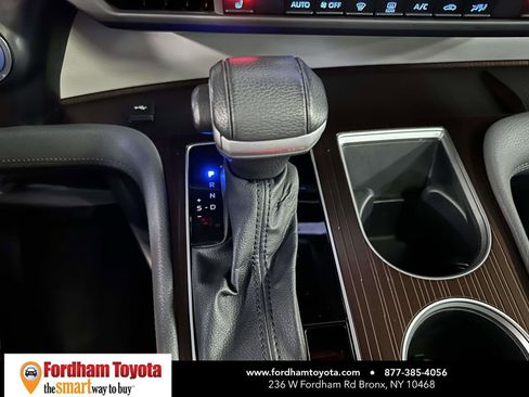Used 2023 Toyota Sienna XLE image 29
