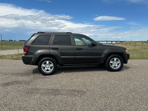 Used 2005 Jeep Grand Cherokee Laredo AWD/4WD image 6