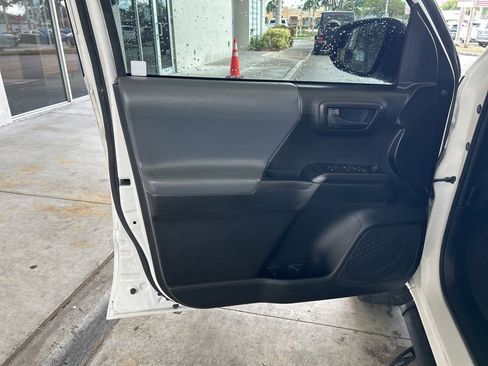 Used 2022 Toyota Tacoma SR5 image 32