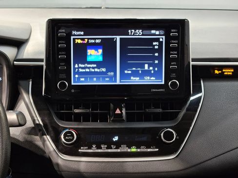 Used 2021 Toyota Corolla LE image 16